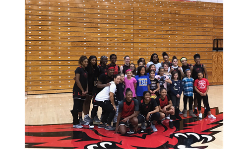 5th Grade Girls Attend A University of Hartford Women's Practice